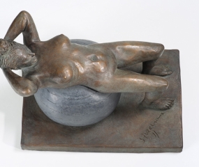 Girl-On-Balance-Ball-Sculpture03